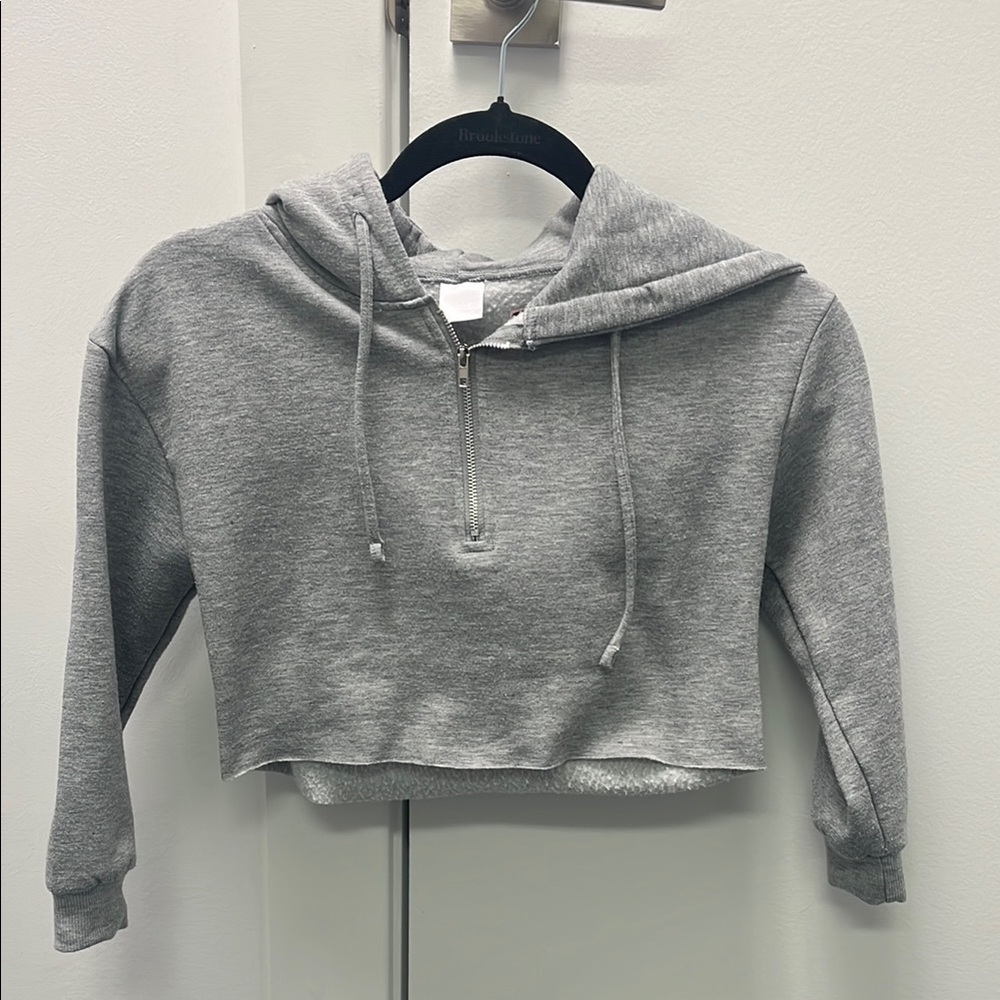 Suzette girls Gray cropped Hooded Sweatshirt size medium (8/10)